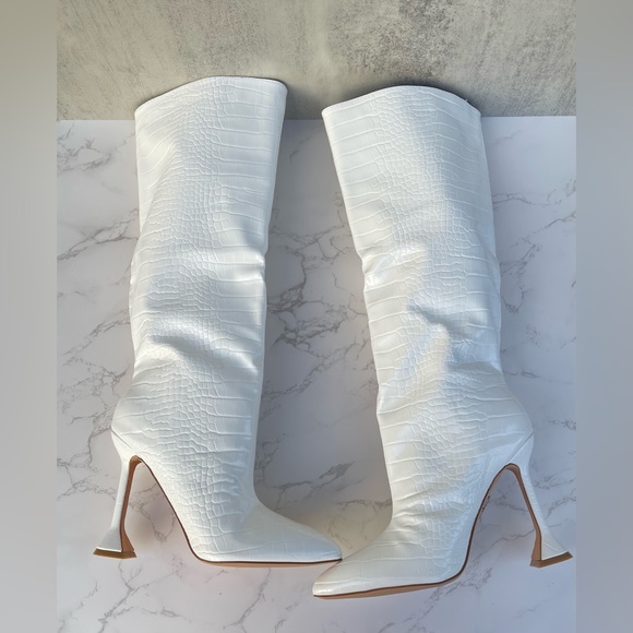 BRAND NEW w/Box Knee-High On Trend Boot. Faux Croc Print. - Picture 5 of 10